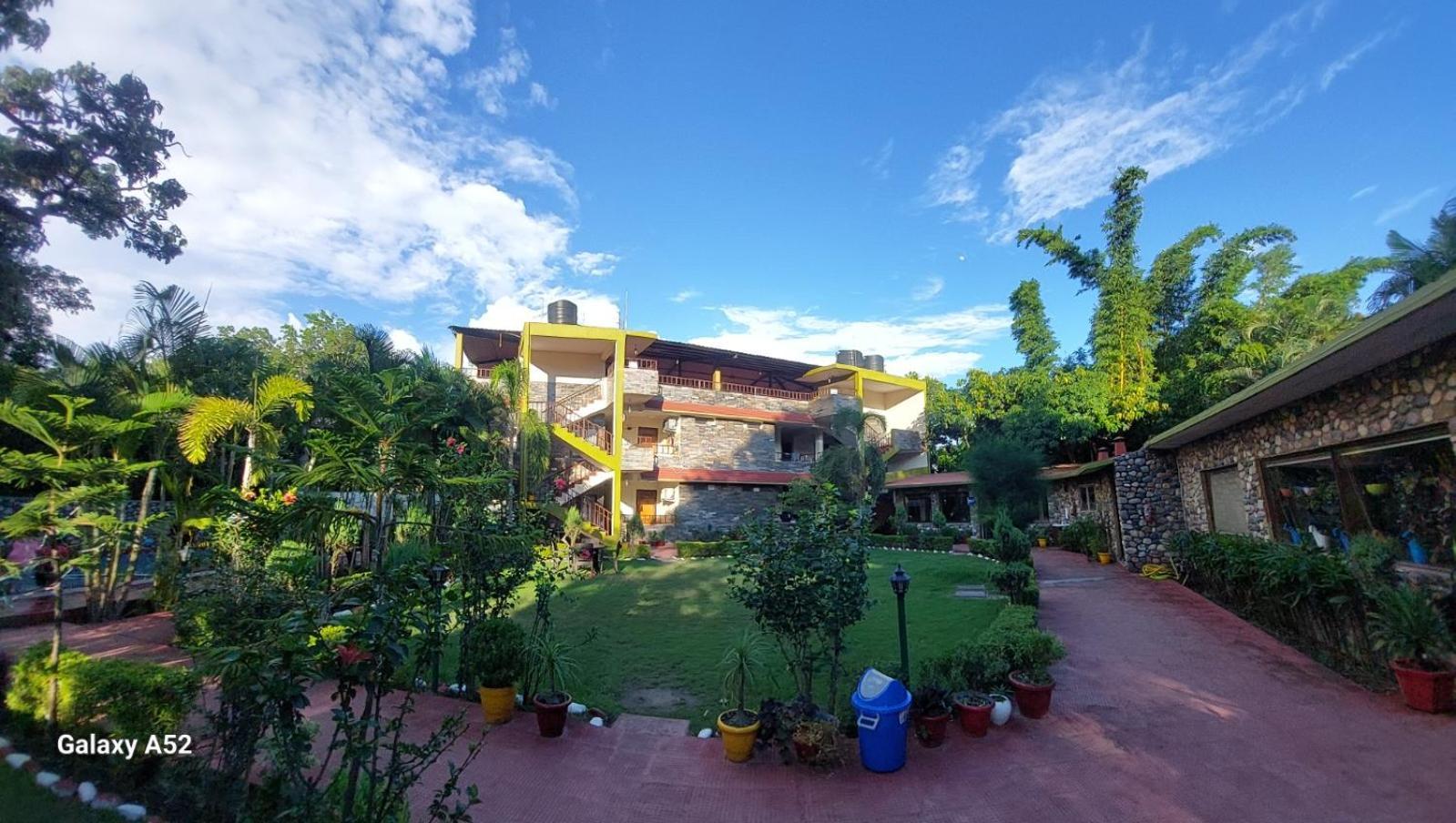 Hr Dukes Den Resort Рамнагар Экстерьер фото